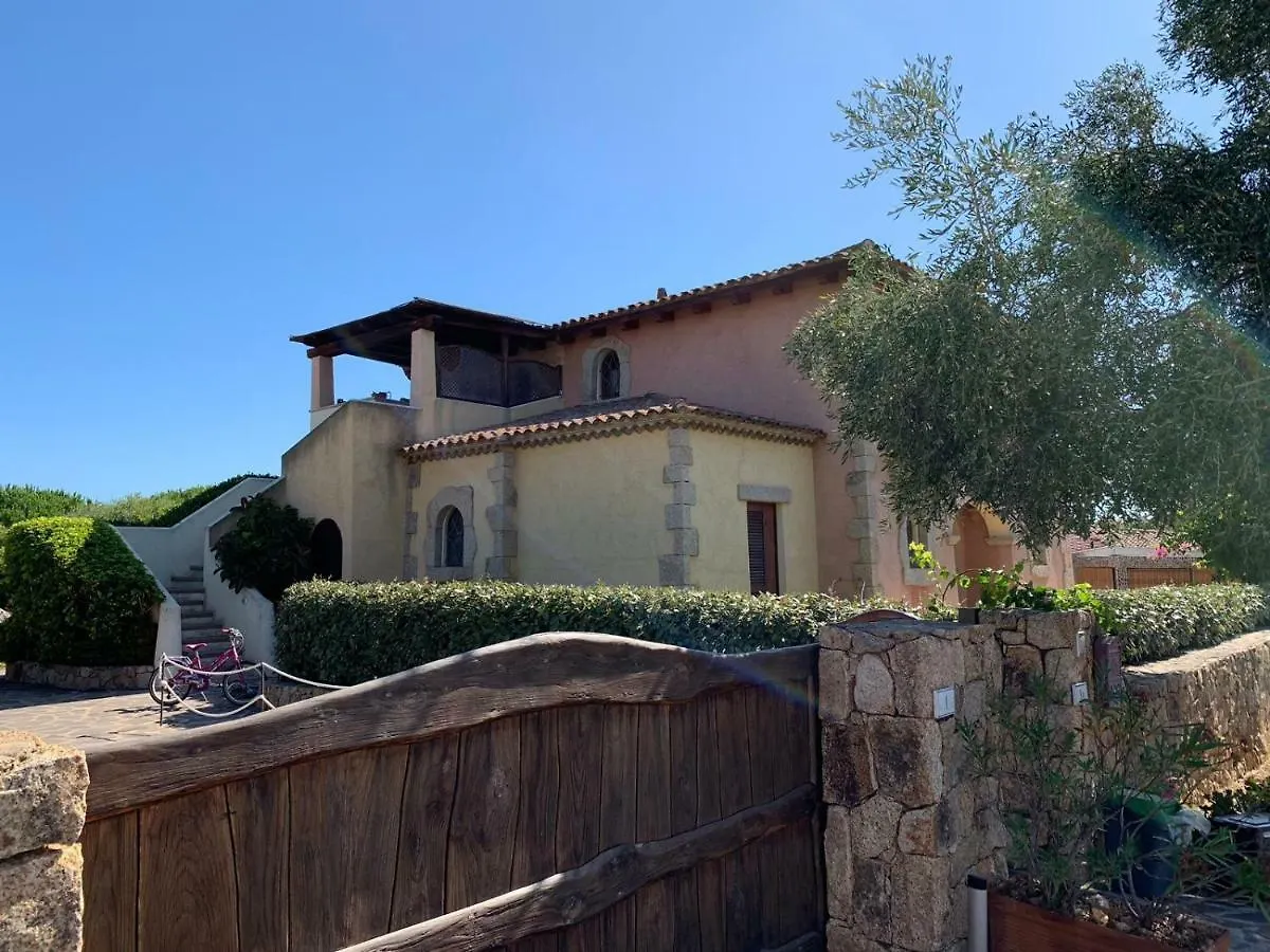 2 Bedroom Apartment Close To Bados Beach location